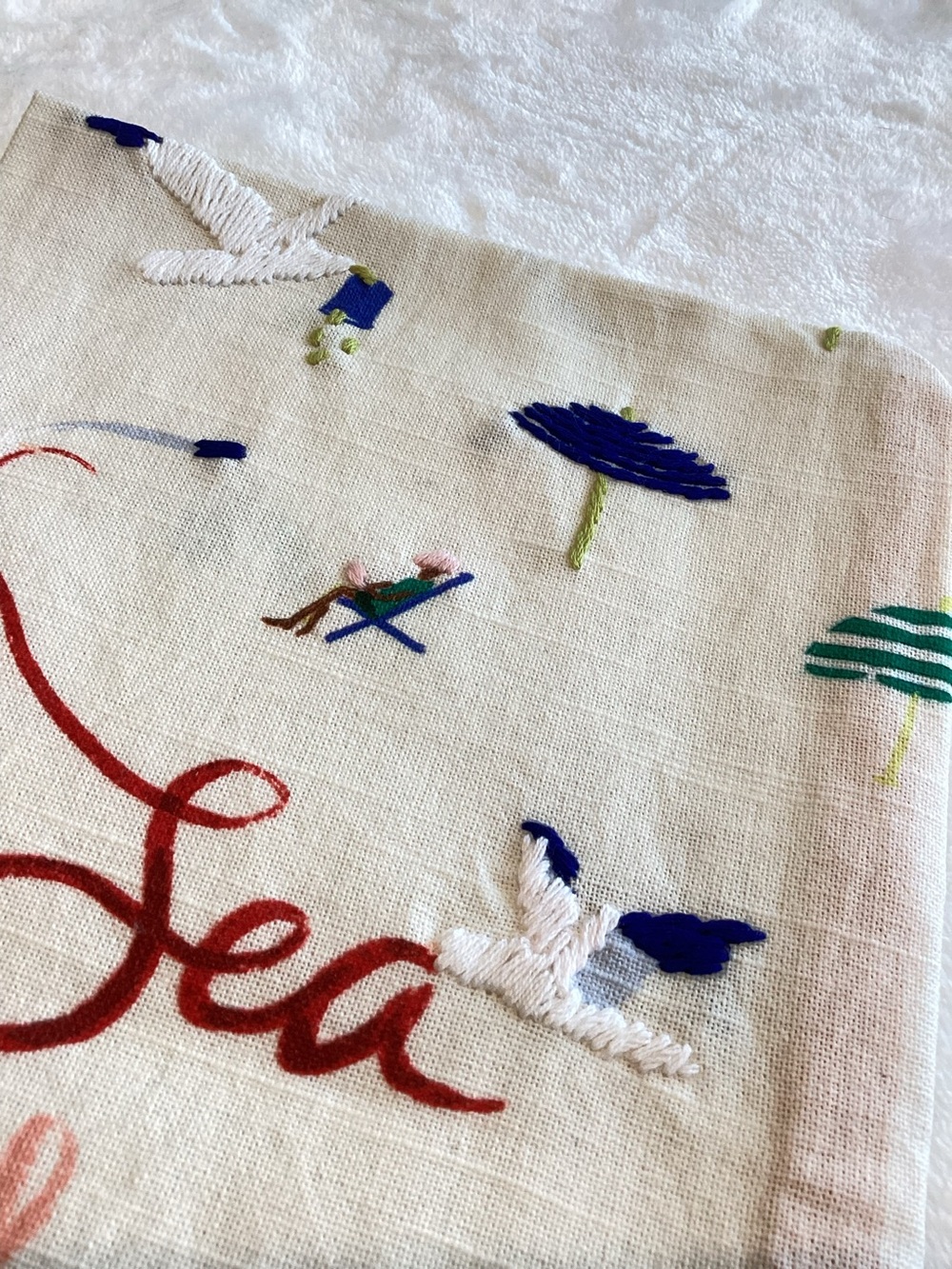 ⛱️Anthropologie Embroidered Dish Towel Seagull Beach Umbrella Dog Coastal Sea - Picture 5 of 6